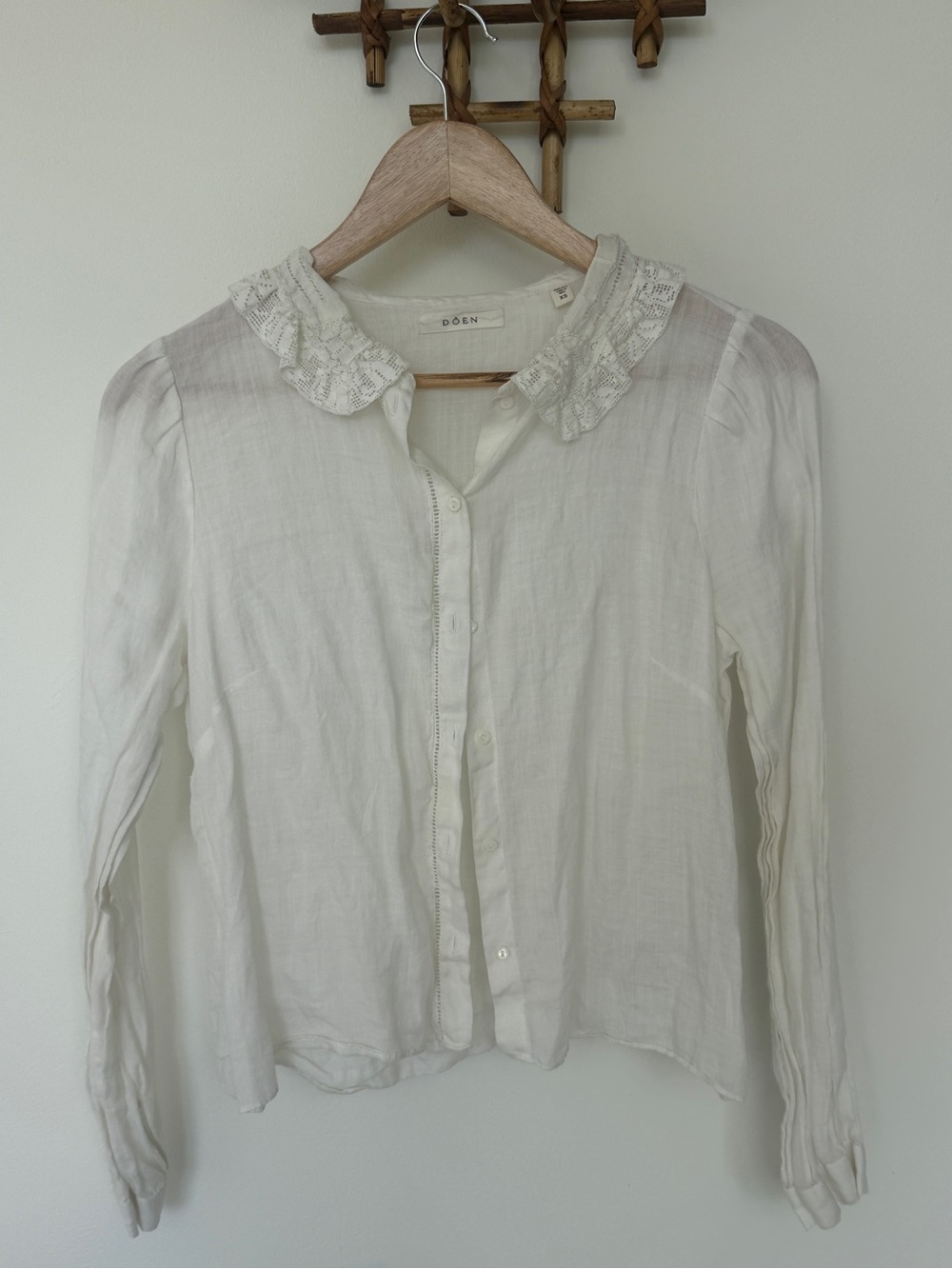 Doen Cream Lace Collar Button-Down Shirt